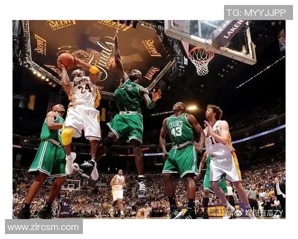 马刺与凯尔特人激战正酣NBA经典对决再度上演球迷期待的巅峰对决