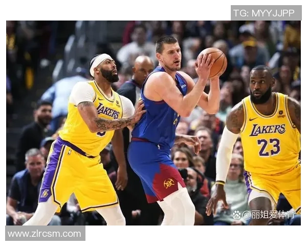 2013年湖人与鹈鹕的激烈对决回顾与精彩瞬间分析