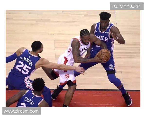 雄鹿与活塞G3激战正酣谁能在季后赛中占得先机