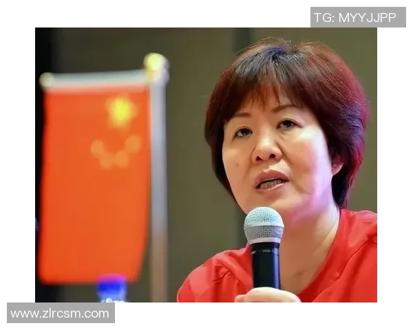 杨丽专访：从排球新星到传奇教练的心路历程与成长故事